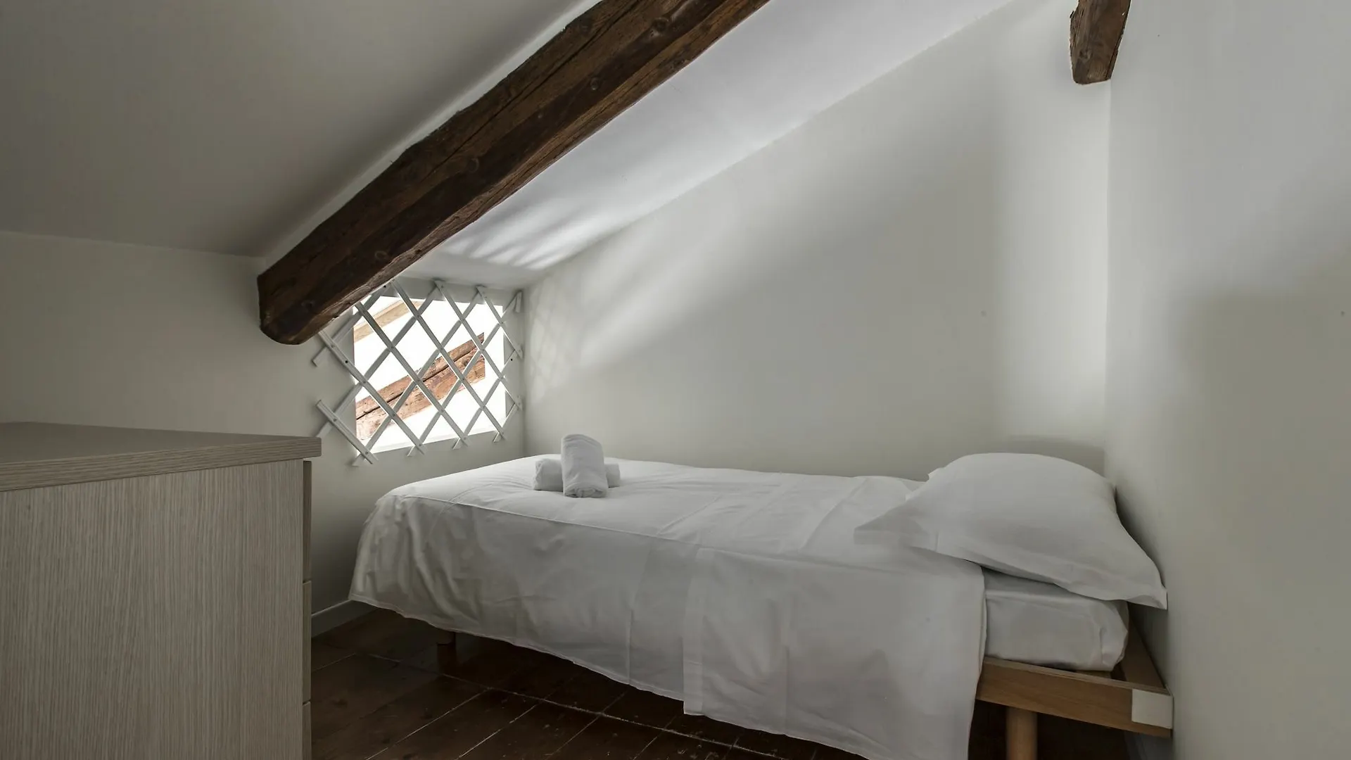 Design District Apartment R&R Venecia