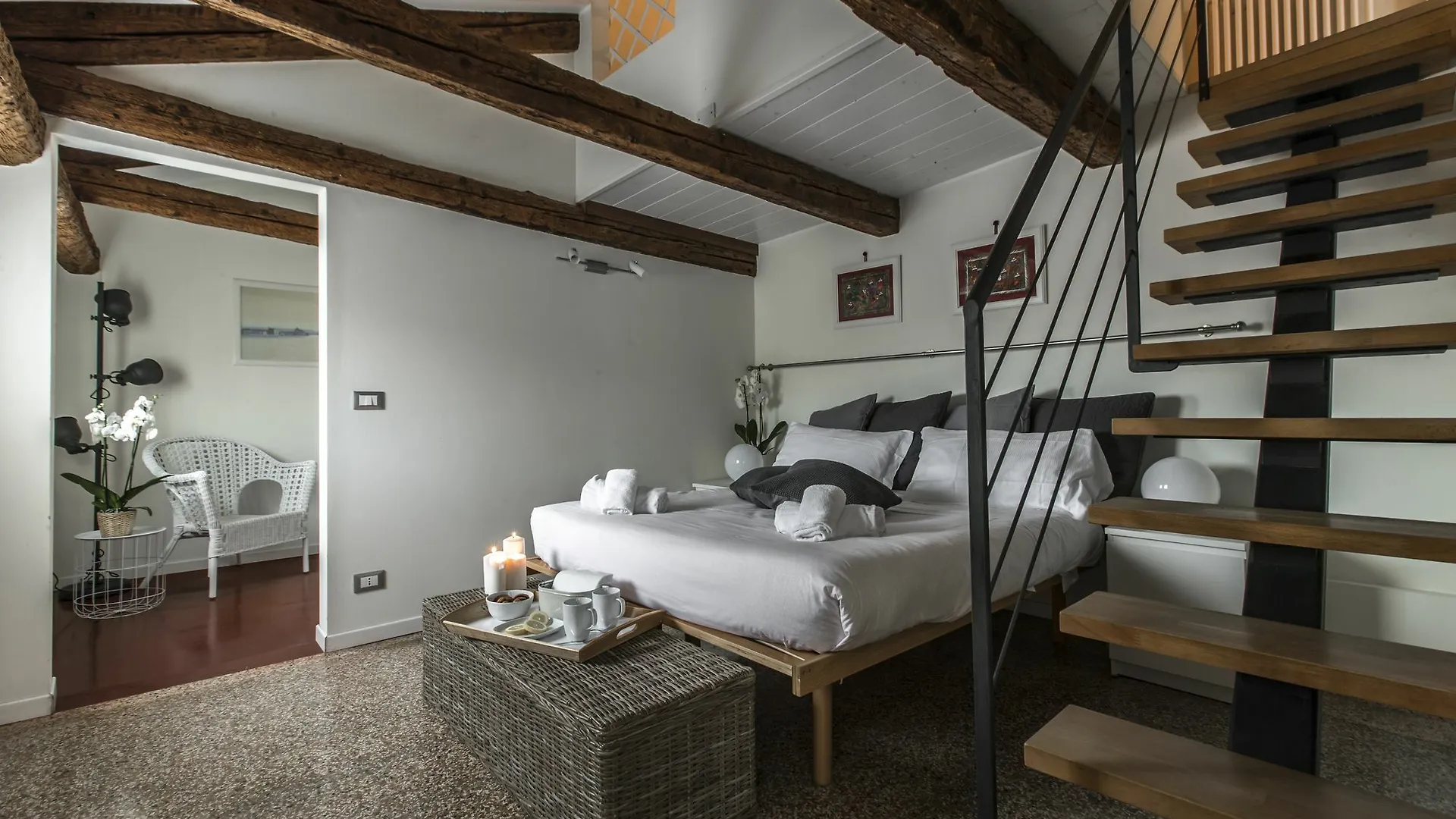 Design District Apartment R&R Venecia
